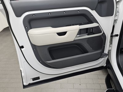 صورة مصغرة 14 لـ 2022 LAND Rover DEFENDER