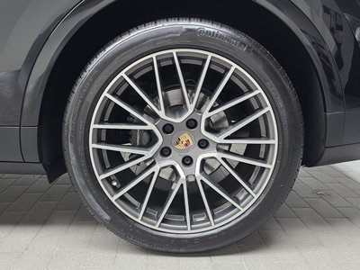 صورة 8 لـ 2022 Porsche CAYENNE