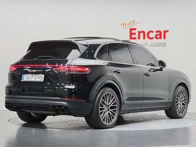 صورة 2 لـ 2022 Porsche CAYENNE
