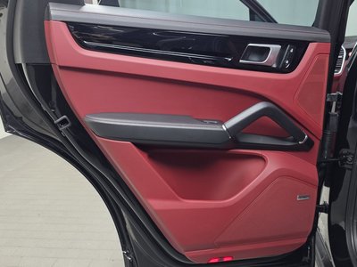 2022 Porsche CAYENNE — миниатюра 15