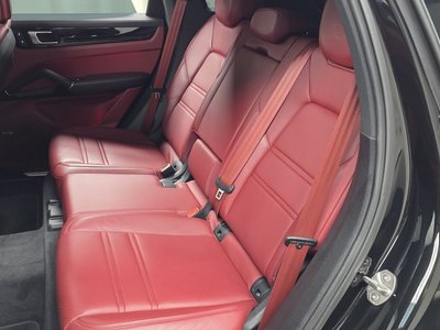 2022 Porsche CAYENNE — миниатюра 17