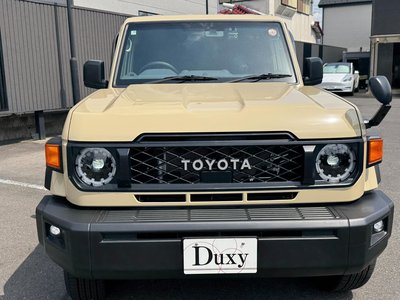 TOYOTA LAND CRUISER 70 - 6