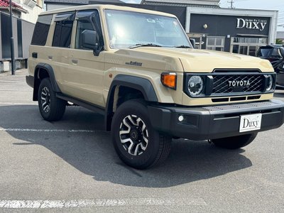 TOYOTA LAND CRUISER 70 - 7