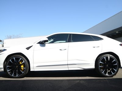 LAMBORGHINI URUS - 6