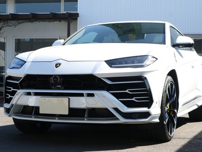 LAMBORGHINI URUS - 1