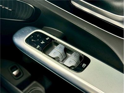 2025 Mercedes-BENZ GLC thumbnail 48