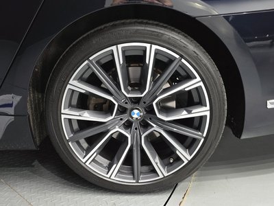 BMW 7 SERIES - 8