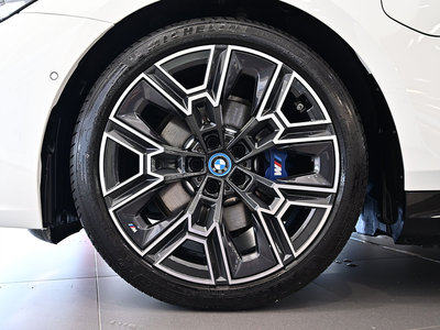 BMW 5 SERIES - 6