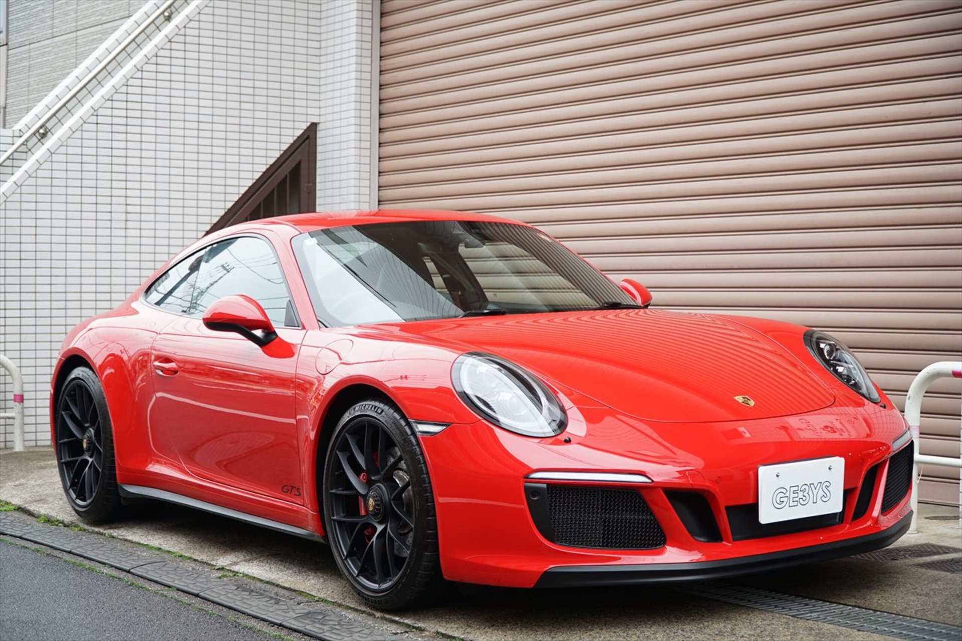 PORSCHE 911 - View 1