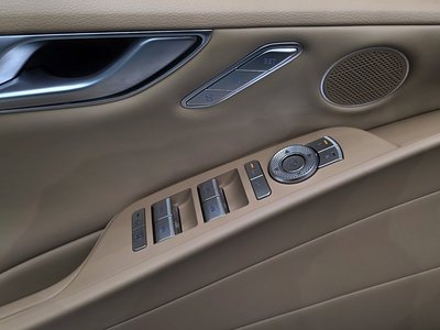 2024 Genesis G80 (RG3) thumbnail 24