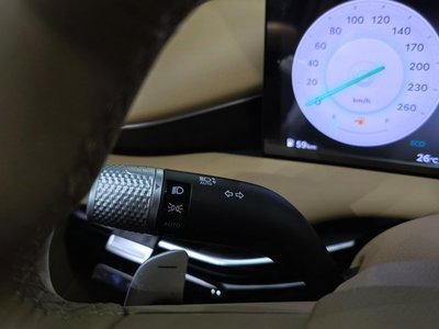 2024 Genesis G80 (RG3) thumbnail 30