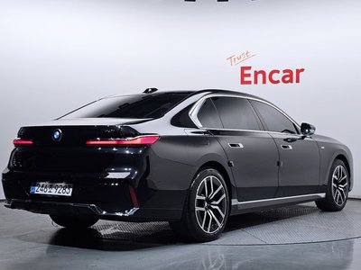 2025 BMW 7 SERIES — фото 4