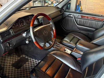 MERCEDES-BENZ E-CLASS - 10