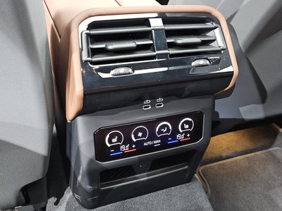 صورة مصغرة 27 لـ 2025 BMW 5 SERIES