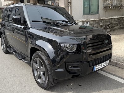 LAND ROVER DEFENDER - 1