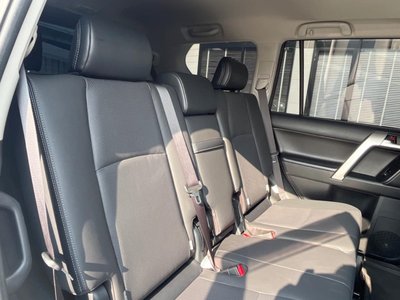 TOYOTA LAND CRUISER PRADO - 9