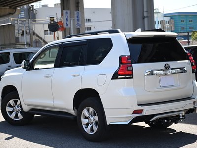 TOYOTA LAND CRUISER PRADO - 8