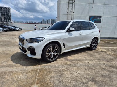صورة 1 لـ 2021 BMW X5
