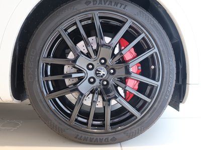 صورة 4 لـ 2020 Maserati LEVANTE
