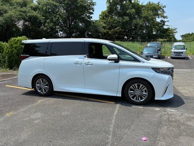 2024 Toyota ALPHARD — фото 4