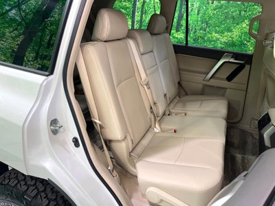 TOYOTA LAND CRUISER PRADO - 9