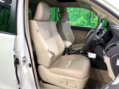 TOYOTA LAND CRUISER PRADO - 8