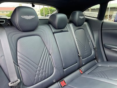 صورة مصغرة 30 لـ 2021 Aston Martin DBX