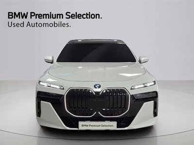 2026 BMW 7 SERIES photo 2