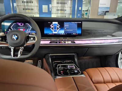 2026 BMW 7 SERIES photo 4