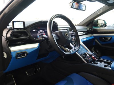 LAMBORGHINI URUS - 9