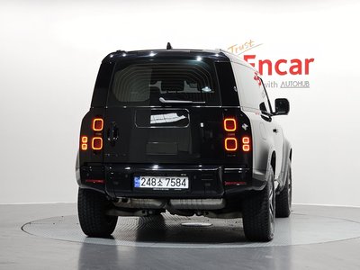 LAND ROVER DEFENDER - 4