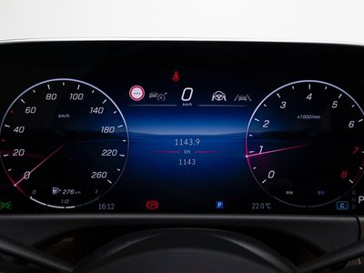 MERCEDES-BENZ E-CLASS - 8