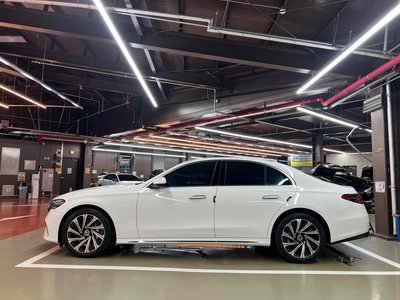 MERCEDES-BENZ E-CLASS - 2