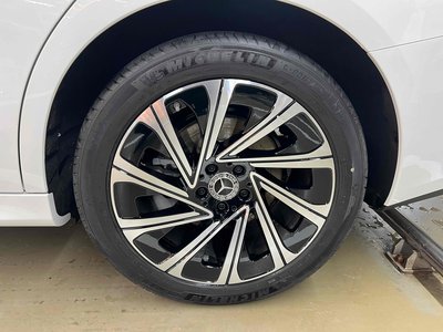 MERCEDES-BENZ E-CLASS - 7