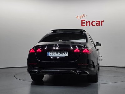 صورة 4 لـ 2024 Mercedes-BENZ E-CLASS