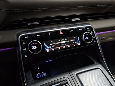 2023 Genesis GV80 — миниатюра 17