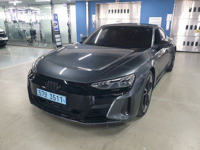 AUDI RS E-TRON GT - 2