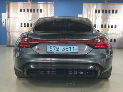 AUDI RS E-TRON GT - 6
