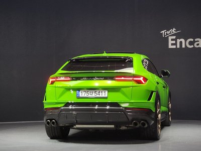 LAMBORGHINI URUS - 3