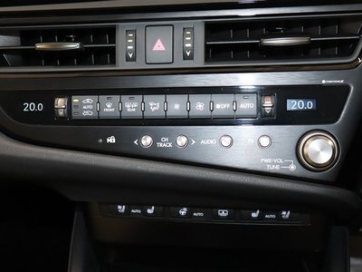 صورة مصغرة 35 لـ 2024 Lexus ES