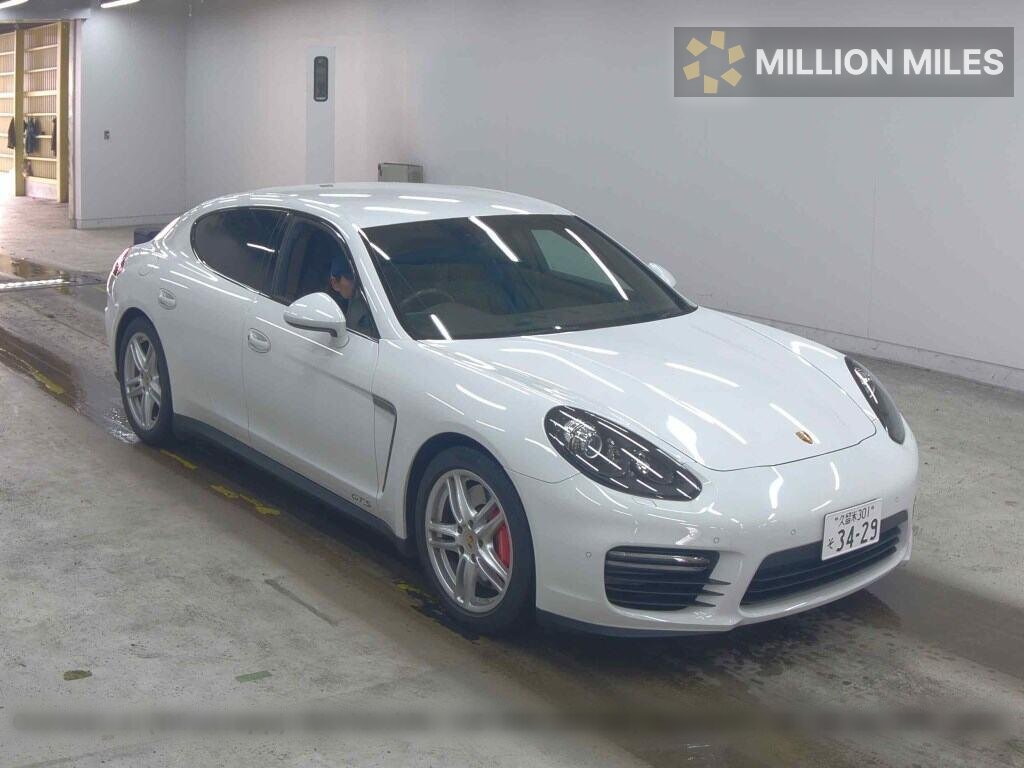 PORSCHE PANAMERA - View 1