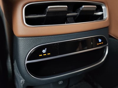 2022 Genesis GV70 — миниатюра 19