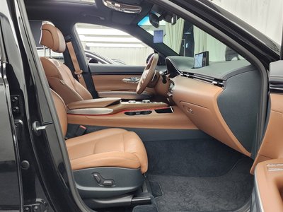 2022 Genesis GV70 — миниатюра 11
