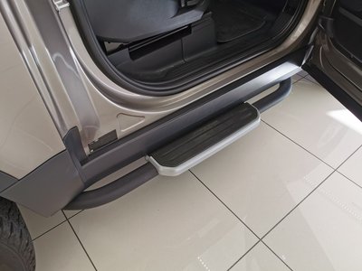 LAND ROVER DEFENDER - 10