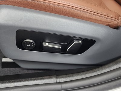 2025 BMW 5 SERIES — миниатюра 33