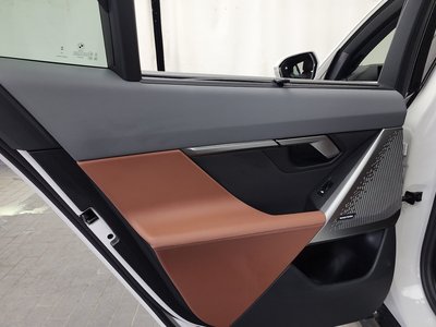 2025 BMW 5 SERIES — миниатюра 15