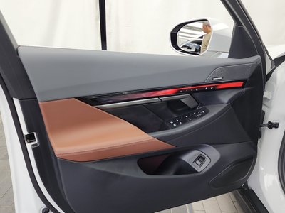 2025 BMW 5 SERIES — миниатюра 14