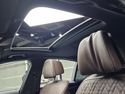 2023 BMW 5 SERIES — миниатюра 25