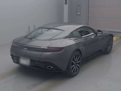 ASTON MARTIN DB11 - 2