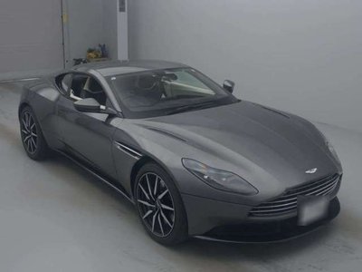 ASTON MARTIN DB11 - 3